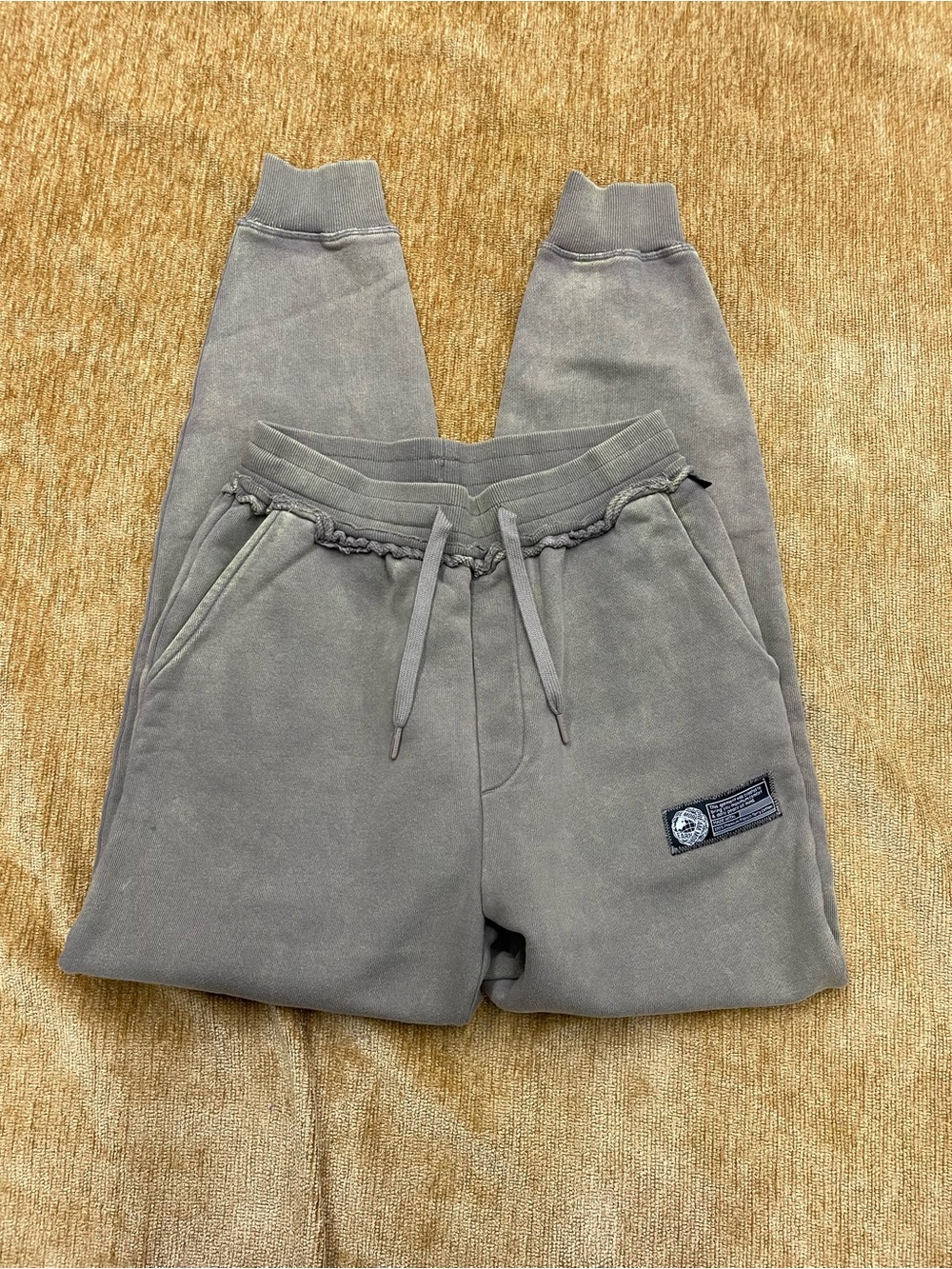 Alphalete French Terry, elastic waist, 2 pocket light brown size small joggers